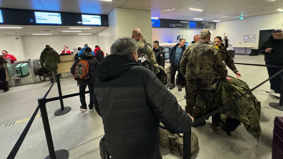 🇩🇪🇬🇱  Fifteen German soldiers deployed to Greenland abruptly left the island today without explanation, Bild reports.

The outlet captured footage of the German troops departing from Nuuk. According to Bild, the return order was issued early in the morning, with all meetings and