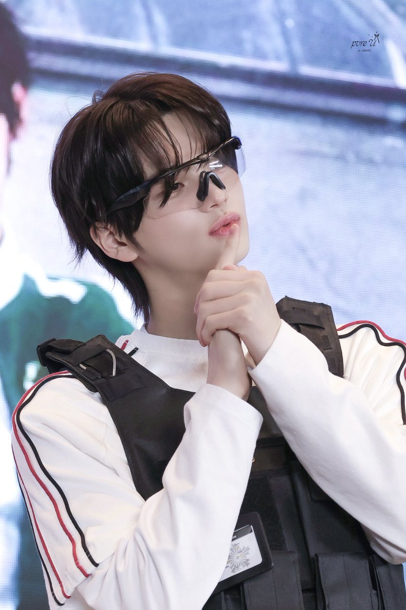 pure_tws's tweet image. 260117  🕶💬

#TWS #투어스 #SHINYU #신유 #シニュ