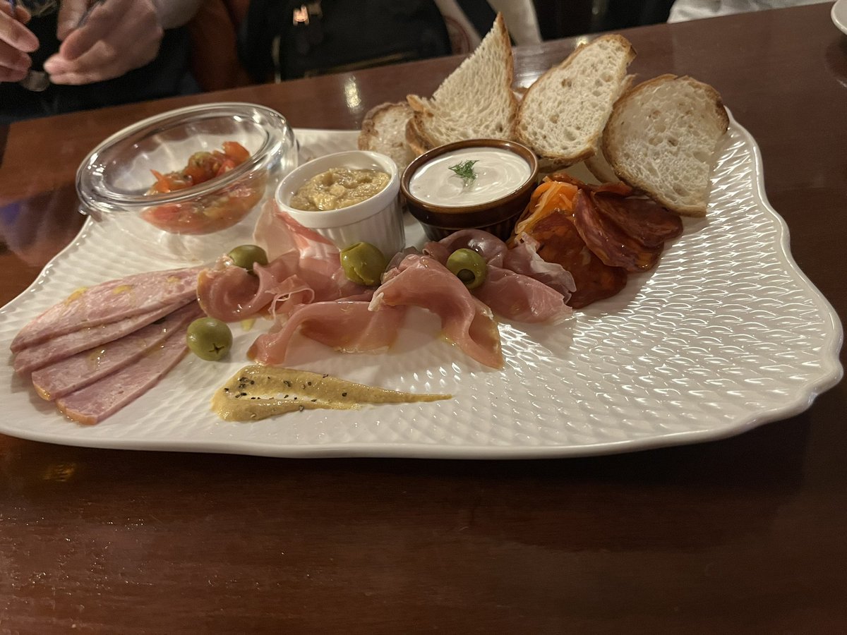 tkd3a's tweet image. 新年会も兼ねて、、お疲れ様でした🍻
とてもお洒落なお店でした🙈

幹事ありがとうございました🙇‍♂️