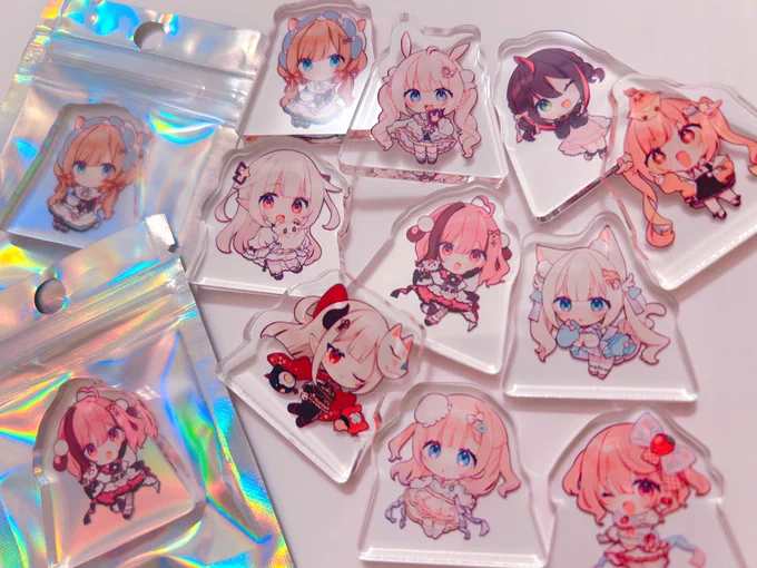 C107グッズ受注販売のお知らせ お待たせしました! 冬コミで会場のみ販売だったこちらのグッズを本日より受注販売開始いたします。 全10種なのでお間違えにご注意ください 【自立ミニアクリルスタンド】 : :2月2日(月)まで※予定 -----------------------------