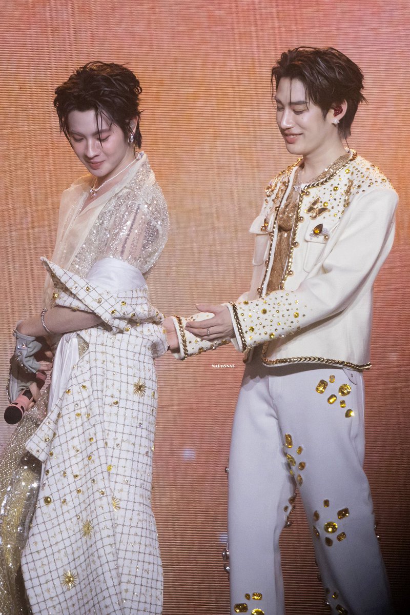 withlovebabies's tweet image. พี่เติ้ลเหมือนมีม พี่เห็นแล้วค่ะ คนสวยลบได้เลย

GOLDEN TIME KNP TFO
#KhemjiraConcertDay2