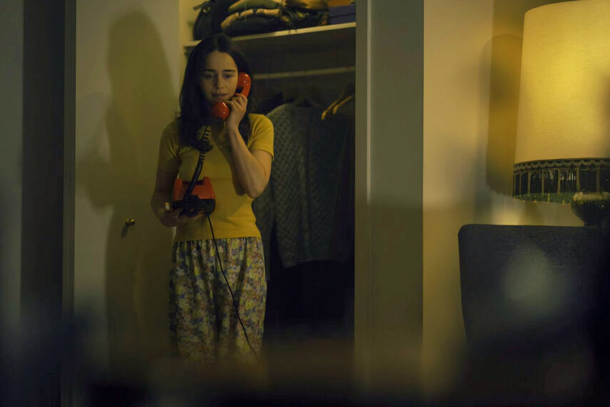 emgot88's tweet image. #Pajamas were the same in the 70s, for sure. More, I've even seen a return to cotton and floral pattern pajamas nowadays. (#EmiliaClarke, scene in #Ponies tv series).  #vintagestyle