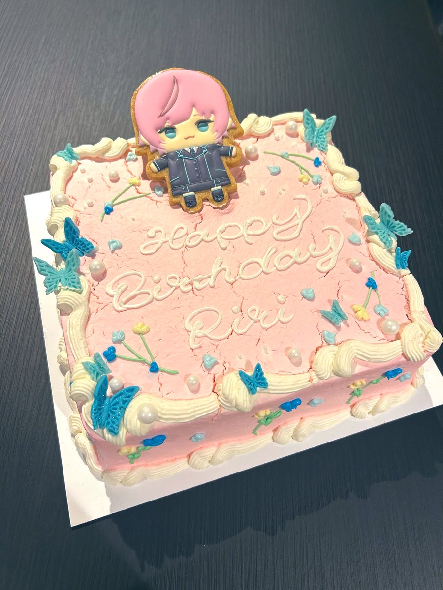 いろいろLIVE中に言うこと考えてたんですけど、本番は全部飛んじゃいました。胸がいっぱいになるくらい素敵な光景でした！
改めてこの景色が、にじさんじが、みんなが大好きです。
サプライズもありがとう〜🩵超絶可愛いケーキ🫶🏻🩵
本当に楽しかった！
#SitR東京
#にじさんじWORLDTOUR2025