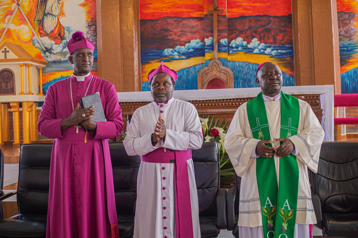 bible_rwanda's tweet photo. #ChristianUnityWeek2026
#BSR
Introduced with the #Procession of #Bishops and #ChurchLeaders
#Mgr. Dr.Ntivuguruzwa Baltazar, the Bishop of #KabgayiDiocese, welcomed the congregation in his Diocese, underlining the necessity for the #ChristiansUnity https://t.co/uk74any8cr