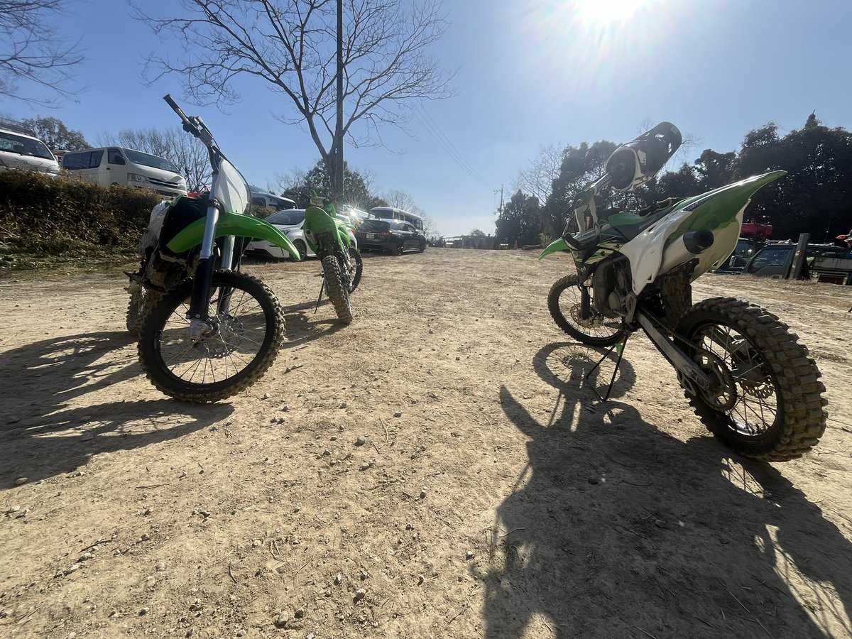 TAKAMYzero's tweet image. 1年ぶりのオフロードでした！
我が愛車は右のKX100！速すぎて動体視力がついていかない💦