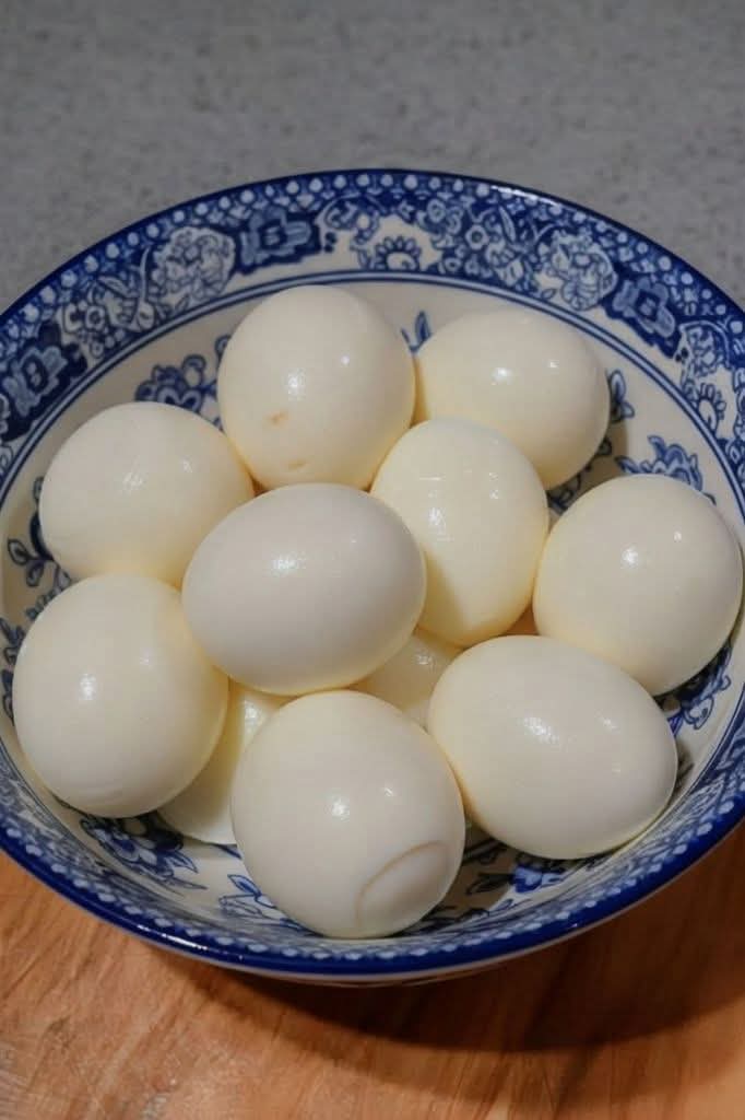 cryptichybee's tweet image. The notion that older adults should avoid eggs and meat due to concerns about artery health is a common myth that needs to be revisited. In reality, eggs are a nutrient-rich food, providing high-quality protein, vitamin D, and choline, among other essential nutrients. The issue…