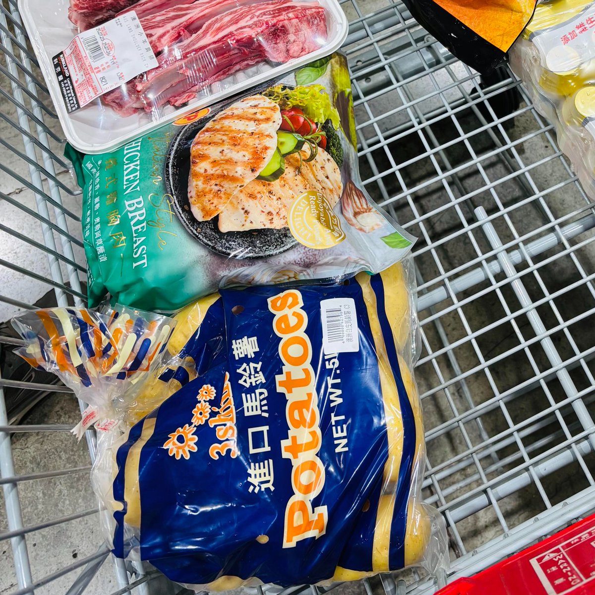 RunBookmark7's tweet image. 夕方買い物に行きました