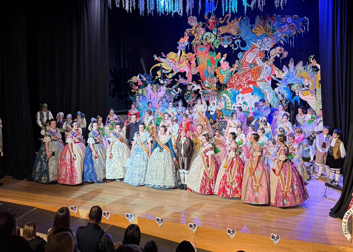 SagredoMarco's tweet image. Presentació infantil de la Falla Sant Roc i Adjacents 💐

Enhorabona a la FMI Julia i al seu President Infantil Alejandro ❤️

#FallesPaterna2026