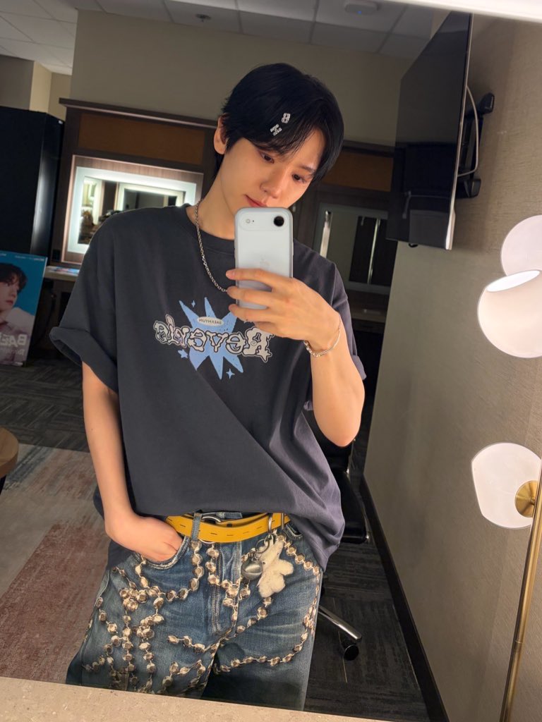 baekjvr's tweet image. THIS POSEEEE EXACTLYYYY SO RIGHT