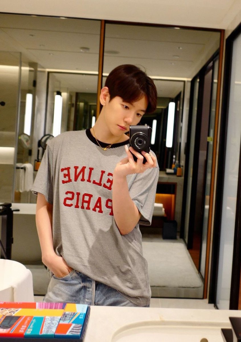 baekjvr's tweet image. THIS POSEEEE EXACTLYYYY SO RIGHT