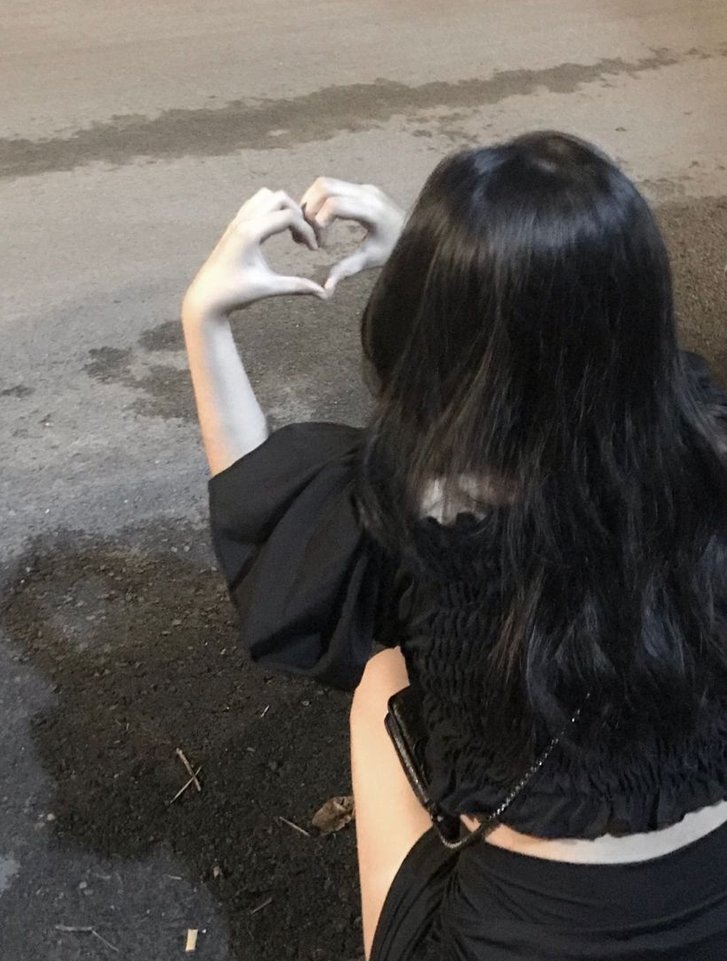 Samwellmc's tweet image. 漫画読み始めたら止まらなくて5巻まで読んだ 👩‍👦‍👦