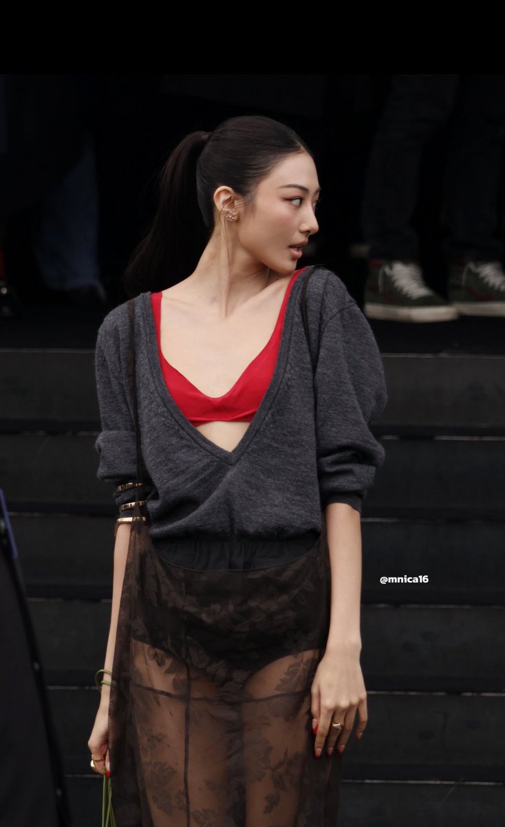 dailygawon's tweet image. HELLO?? MISS LEE GAWON