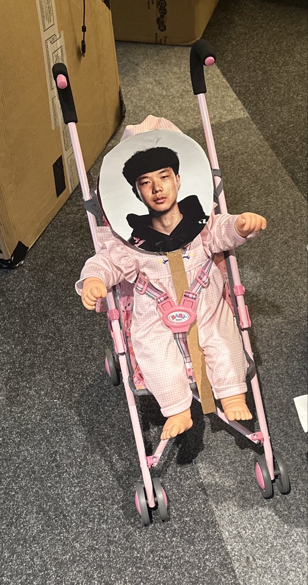 Zeph_LoL's tweet image. goo goo gaga today @jojopyunlol