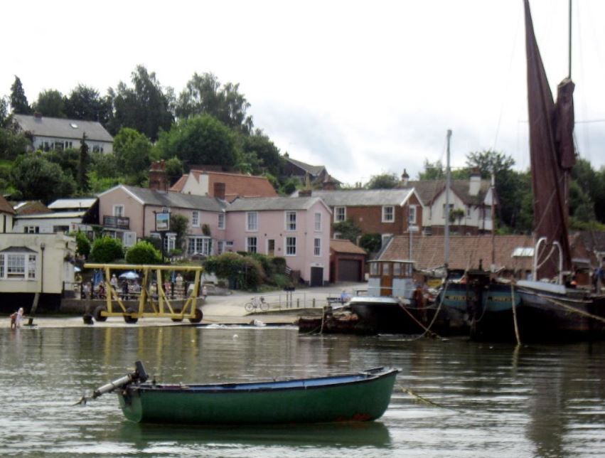 TheHolidayCots's tweet image. 🌊 Alma Cottage, Pin Mill 🌊

Perfect for family holidays throughout the year, the cottage features one double bedroom and one twin bedroom, both with beautiful outlooks. 👀

🛏️ Sleeps 4
theholidaycottages.co.uk/suffolk/14655

#AlmaCottage #PinMill #SuffolkCoast #RiversideRetreat #SelfCatering