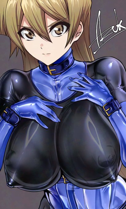 サイズ落として垂れずに上向き、もう少し縦方向にパンパンに詰まってる感じにしたい、スーツに反発するロケット型が理想、あと頬赤くするより決め顔イケメンの方がエロい 