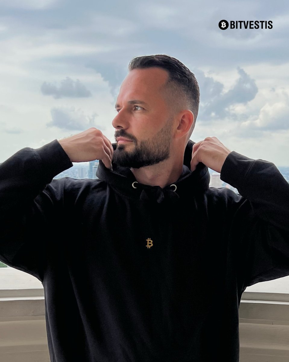 bitvestis's tweet image. Dein tägliches Bitcoin-Statement.
Premium Bitcoin Hoodie mit edlem ₿-Gold-Stick.
10 % Rabatt ab 90 € + kostenloser Versand.

👉 Jetzt entdecken:
bitvestis.de/collections/bi…