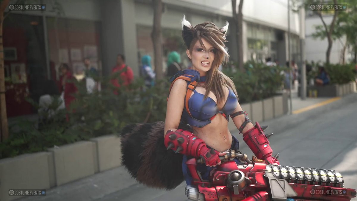 CostumeEvents's tweet photo. Cosplay Frame – EP 39

Respect Full People
📸 Credit: Justine Cosplay

@CostumeEvents  is designed to spotlight cosplay events and creators – to help cosplay culture grow even more.
.....
#cosplayer
#cosplayer
#CosplayFrame
#CosplayCommunity
#CostumeEvents https://t.co/VAbaUFmlk1
