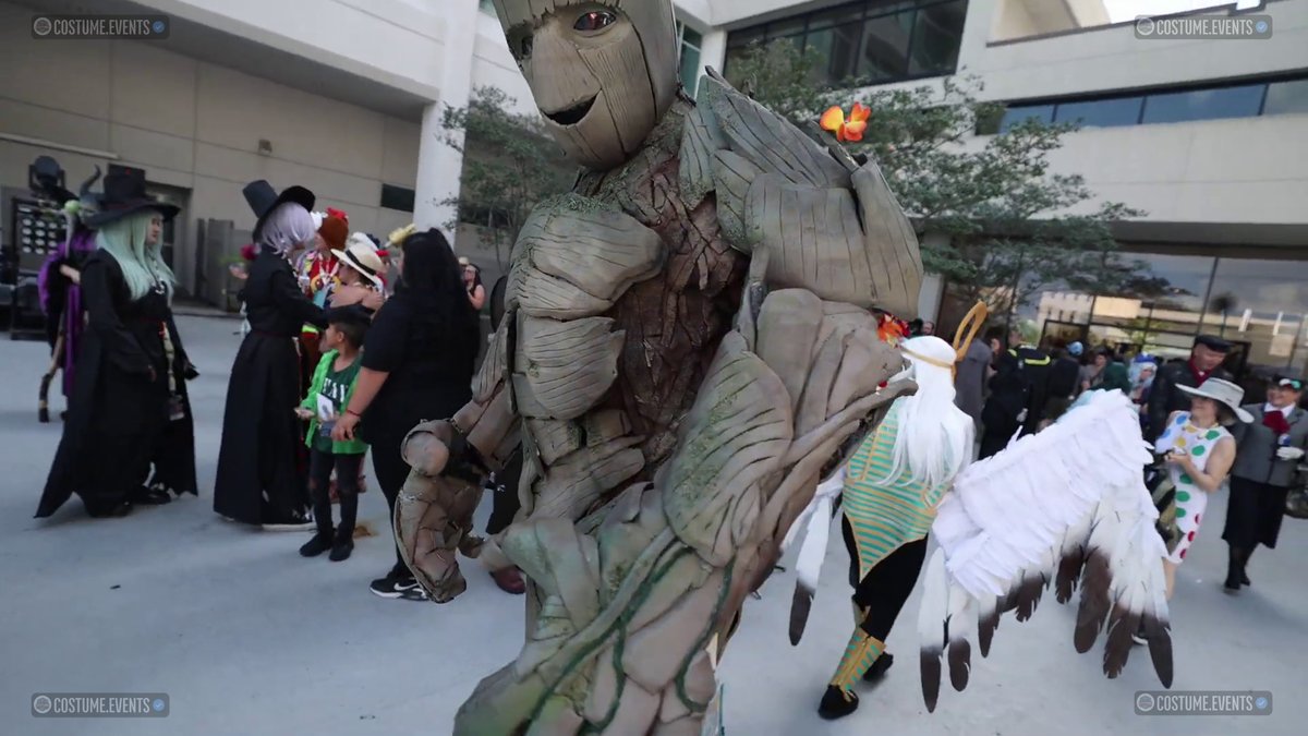 CostumeEvents's tweet photo. Cosplay Frame – EP 40

Respect Full People
📸 Credit: Justine Cosplay

@CostumeEvents  is designed to spotlight cosplay events and creators – to help cosplay culture grow even more.
.....
#cosplayer
#cosplayer
#CosplayFrame
#CosplayCommunity
#CostumeEvents https://t.co/3SJn04F6l5