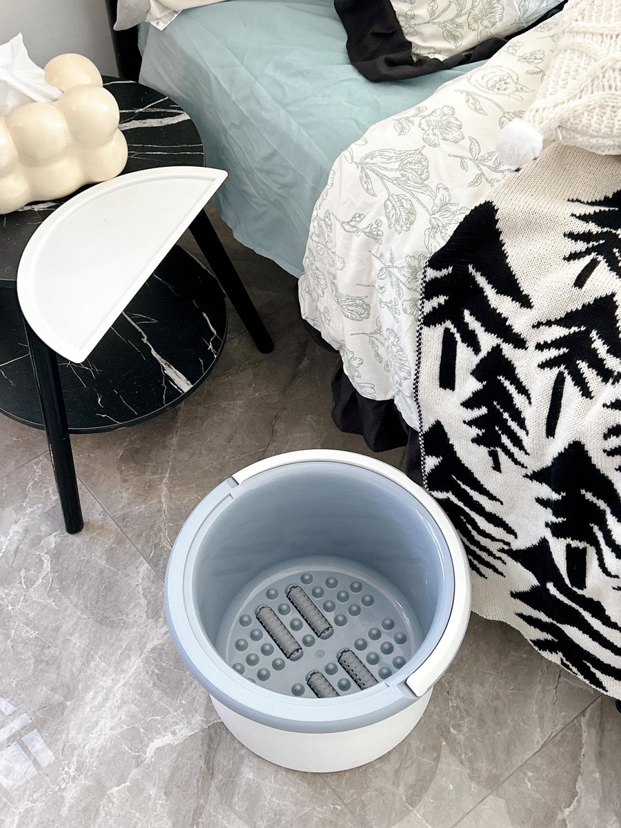 Runfurthermore's tweet image. 新しい足湯を買った。寝る前に足を浸して健康に使おうと思ってる