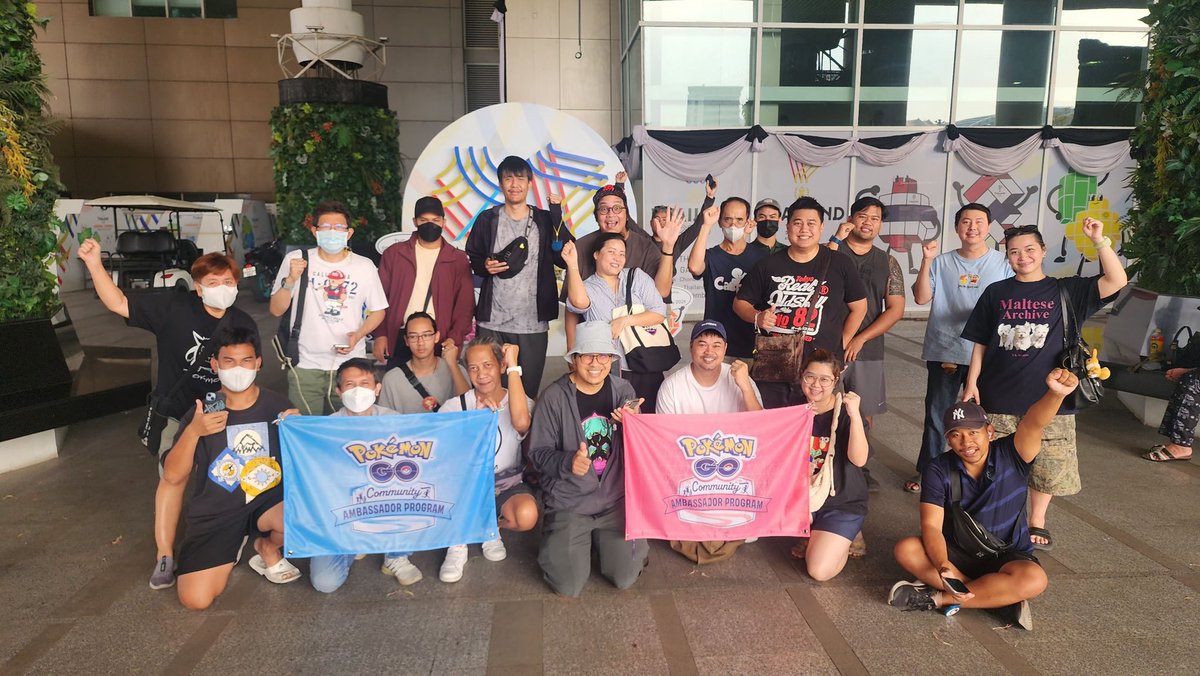 Grookey Community Day 🤩

1 Hundro 
42 shiny ( 4 with BG )

Thx SAT team for souvenir 🙏