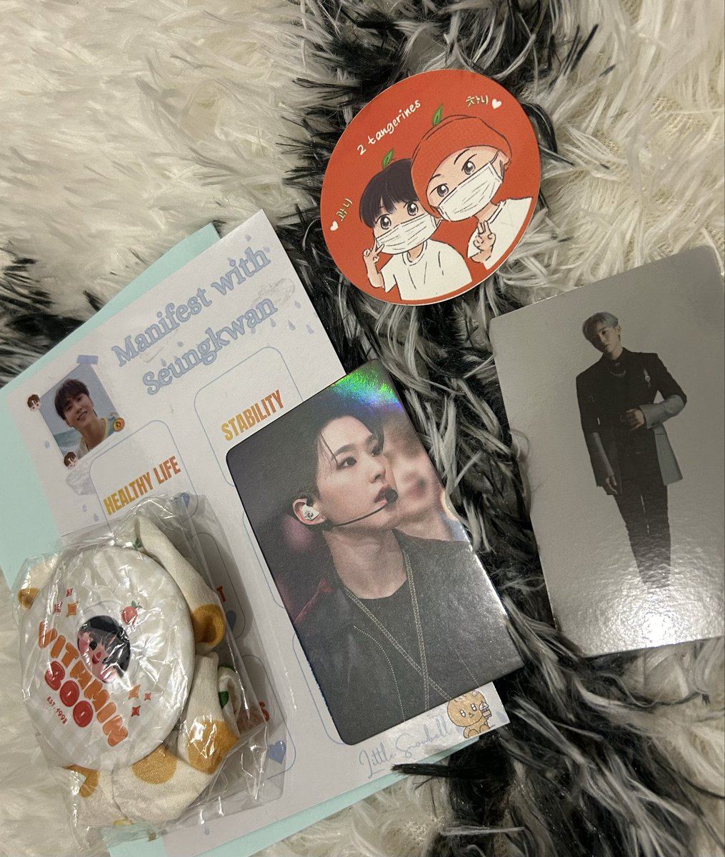 nununana1707's tweet photo. Thank you kakak2 yg udah ngadain eventnya! Seru bgt😍🫶🏻 @lambeseungkwan
Thank u juga untuk kakak2 yg udh ngasi freebies🤗
#10RBOOStep https://t.co/niXANZTUJ6
