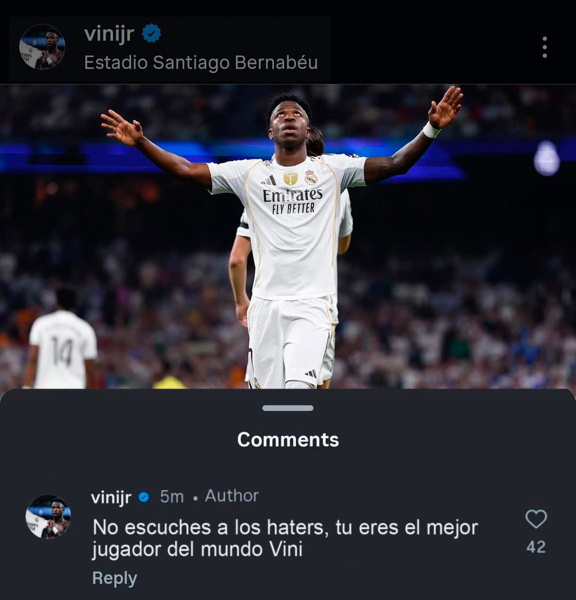 Parece que a Vinicius se le ha olvidado cambiarse de cuenta