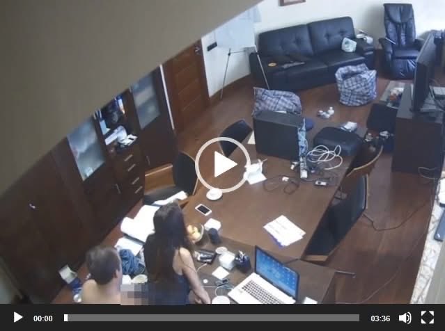 cả nhà ai có video ko ạ. hóng video quá