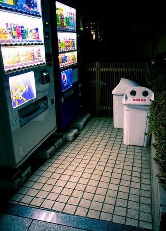 jeevan_bp's tweet image. テスト勉強が全然進まなくて焦りと不安で眠れない夜を過ごしている 🍸