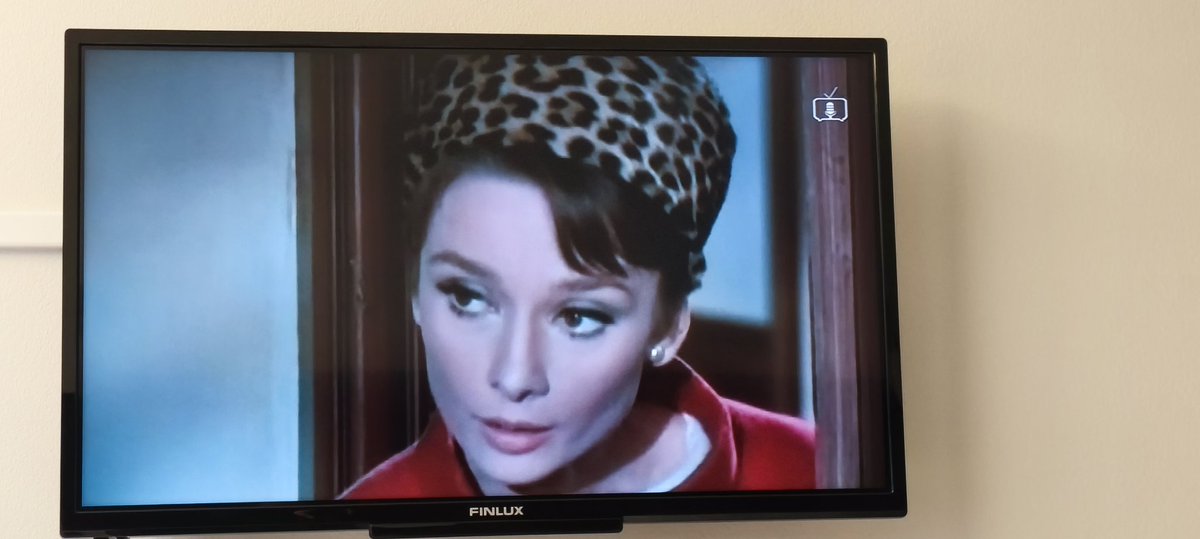 trendylefty's tweet image. Wait... so Iceland gets all our Freeview channels, a load of extra US ones and dozens of European channels for nowt?! They even get @TalkingPictures, which I can't even get myself! 😫😭