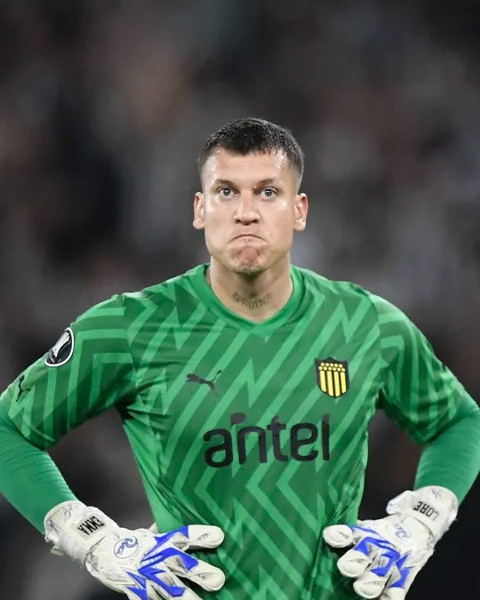 Punto_Penal's tweet image. “Aguerre abandonó la concentración y no entrenará con Peñarol hasta que se solucione su contrato” 

🗣️ @MartinCharquero en #PuntoPenalEnEl10