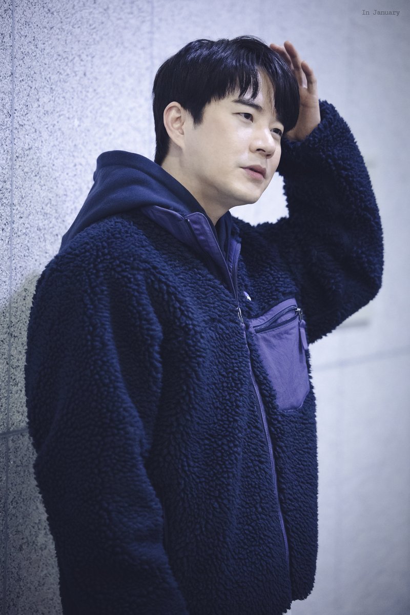 260116 벙커 트릴로지 퇴근길
솔저 3 | 문태유 

SNS... 다시 하는 게 좋을까요?
👥: (절레절레)