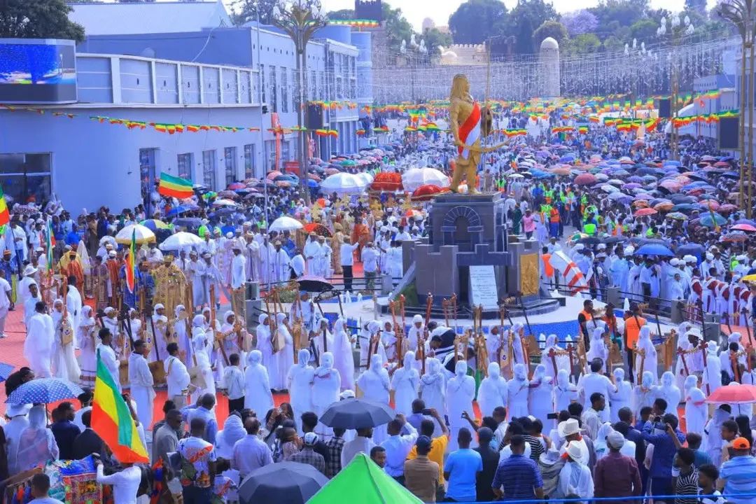 Landoforigins's tweet photo. 📸 Ketera celebration in Gondar!
Ketera is the day when the Tabots (replicas of the Ark of the Covenant) are taken to rivers & pools in the early afternoon on the eve of Timket.
Happy Ketera!
https://t.co/u7Kpg7ZaFz
#VisitEthiopia #LandOfOrigins #Ethiopia #Timket #Ketera https://t.co/JBfjv4BKdl
