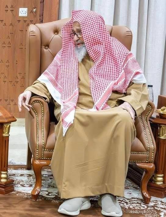 فضيلة المفتي العام لبلاد الحرمين و رئيس هيئة كبار العلماء ،الوالد الشيخ صالح الفوزان ولد في28 سبتمبر 1935م جبل من جبال العلم،ومنارةً تضيء لنا طريق الحق بمنهجه السديد وكلماته القوية في صدقها، والبسيطة في وضوحها،نسأل الله لفضيلته  الصحة ، العافية ، البركة و طول العمر على عمل صالح