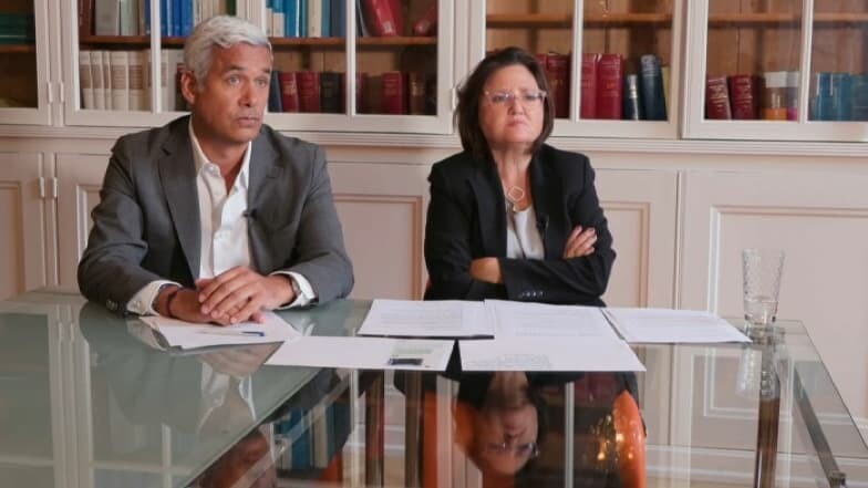 🔴 DOCUMENT BFMTV
"L'émotion ne peut se dissoudre dans la calomnie": les avocats des Moretti, gérants du Constellation à Crans-Montana, dénoncent le traitement réservé à leurs clients
l.bfmtv.com/H3tK
