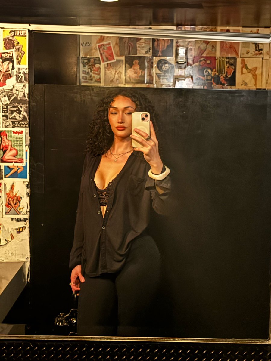 R E I N A ♋︎ tweet media