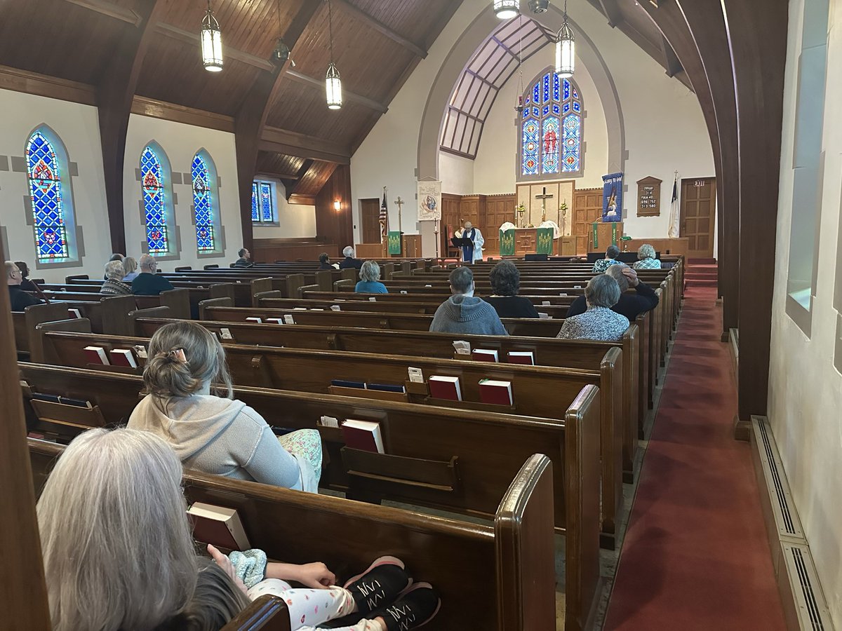 toddjacobus's tweet photo. Second Sunday after Epiphany at Grand View Lutheran Church [@ELCA | @SEIASynod] in Des Moines, Iowa. We live in divided community, state, nation, world. This is not unlike Jesus’ time on Earth. Hope vs despair. Be present. 3 of 52 in 2026 #DSM #GVLC✝️ https://t.co/l8utlQJGnT