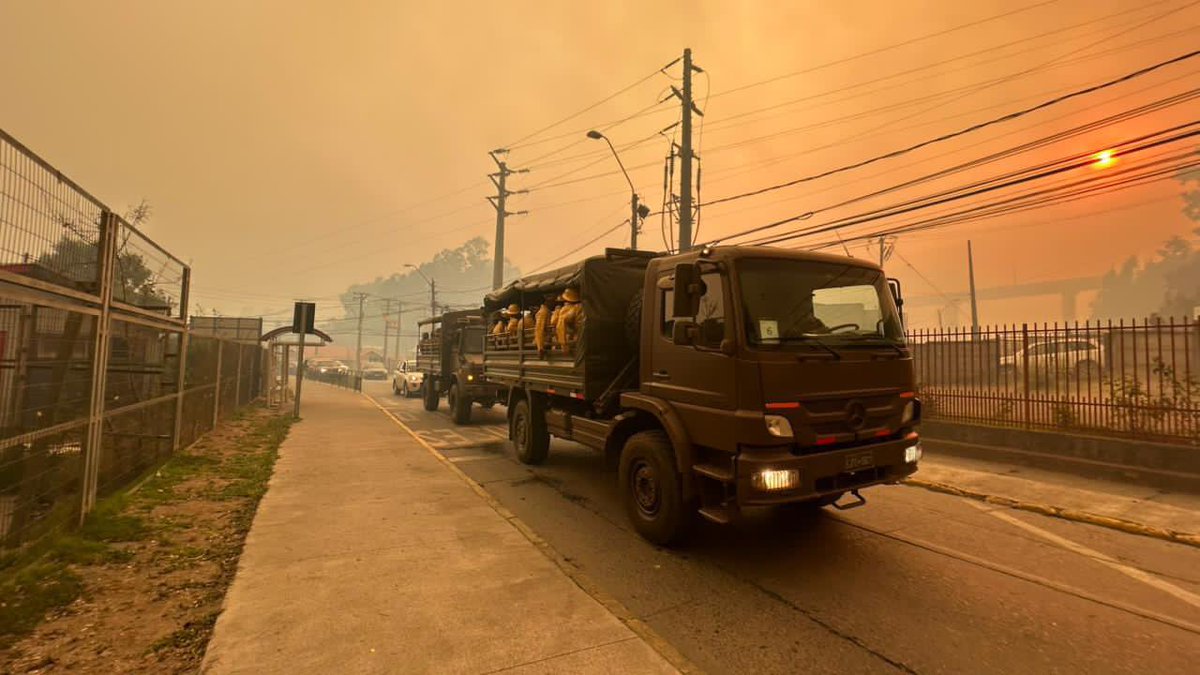 ZDefensa's tweet image. #COGRID realizado en #Ñuble, designa a General de Brigada Carlos Urrutia A. como Jefe de Defensa Nacional durante el Estado de Catástrofe, mientras @Ejercito_Chile despliega brigadas forestales. 
#ejercitodechile #zonadefensa