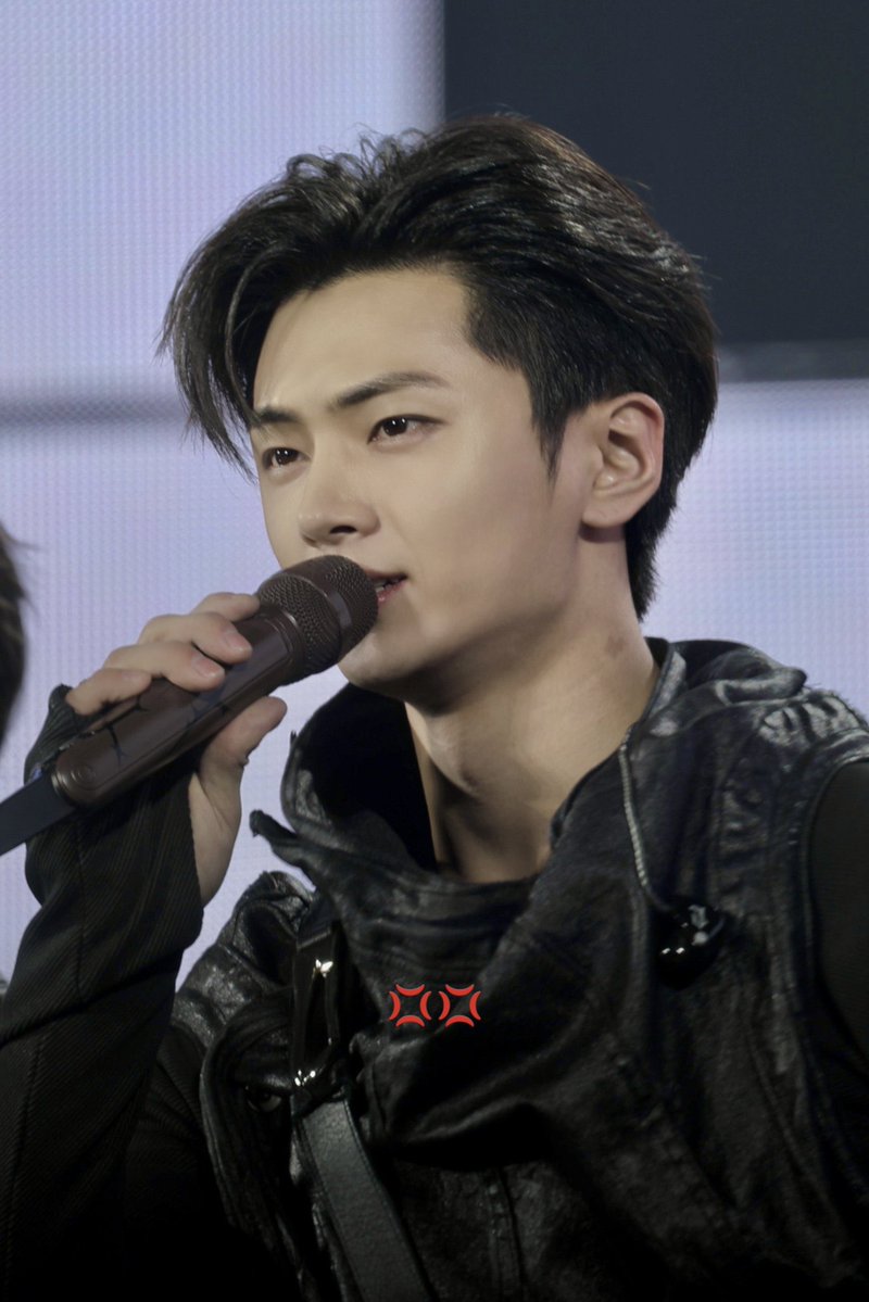 dkspuppy's tweet image. .........
........................
종순이이세생에서젤잘생김..