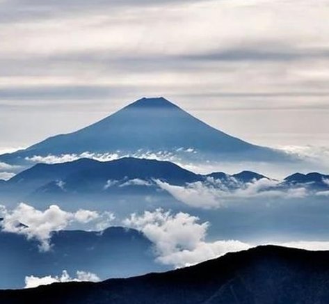 CMPQ5's tweet image. おかえり!?
良い天気だからお風呂する 👩‍🚀