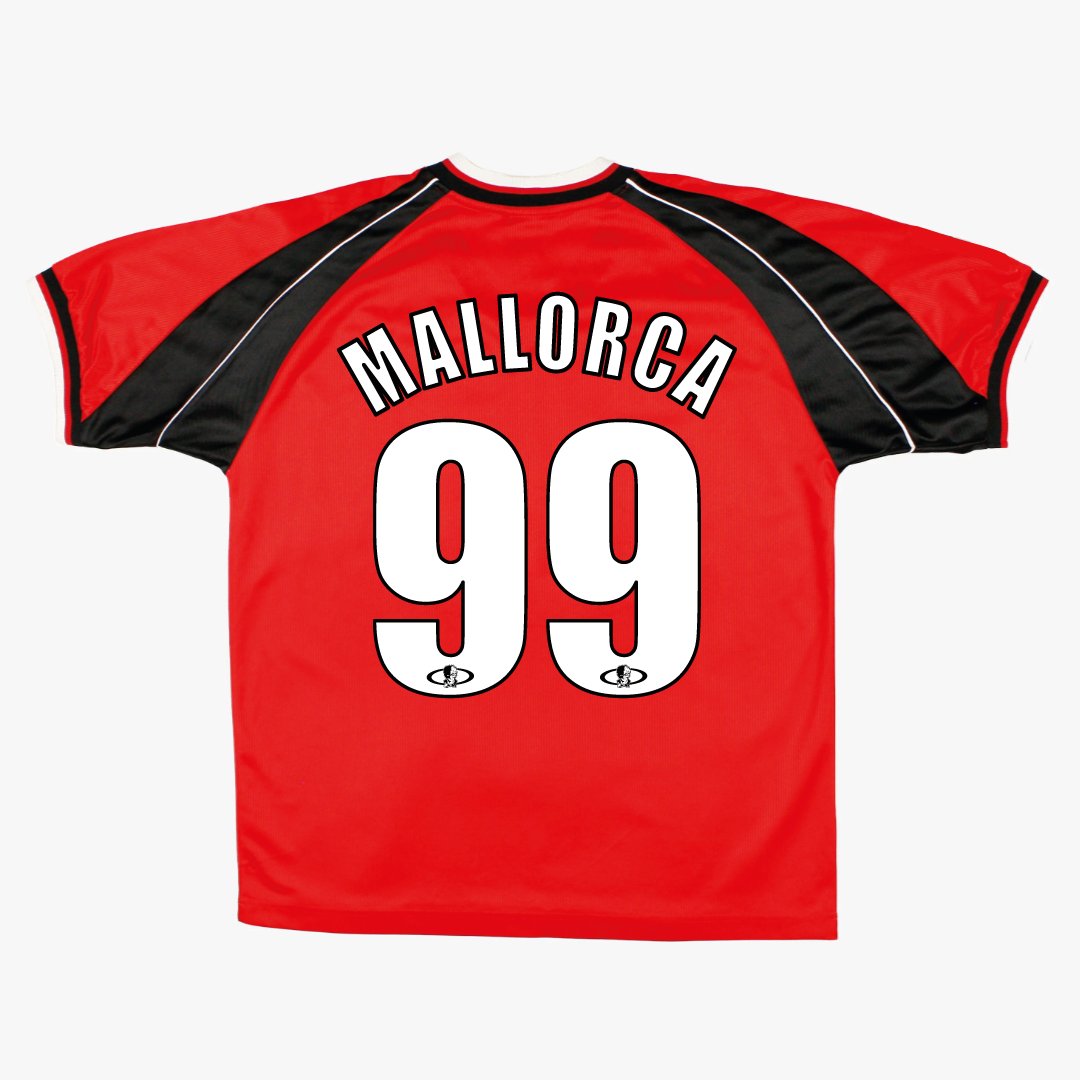 RCDMFIRM's tweet image. ❤️🖤CAMISETA RETRO 99🖤❤️

⌛Año 1999...
🔥Primera equipación en Son Moix🔥

✅Ya disponible en Tienda Online!
👉rcdmfirm.company.site

#rcdm #realmallorca #rcdmallorca #mallorca #sonmoix #1999
