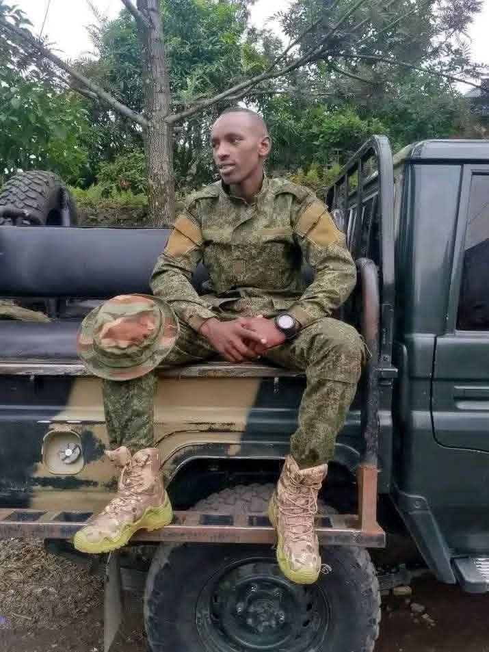 Les Banyamulenge sont des Congolais. 
Bon ok, to ndimi. 

Mais communauté mobimba bozalaka kaka na armée na PNC. 
👉 Football bo betaka te; 
👉 Musique bo yembaka te; 
👉 Basket, malgré mulayi Nzambe apesa bino,  bo betaka te; 
👉 Ki électricien bo salaka te; 
👉 Ki maçon nanu to