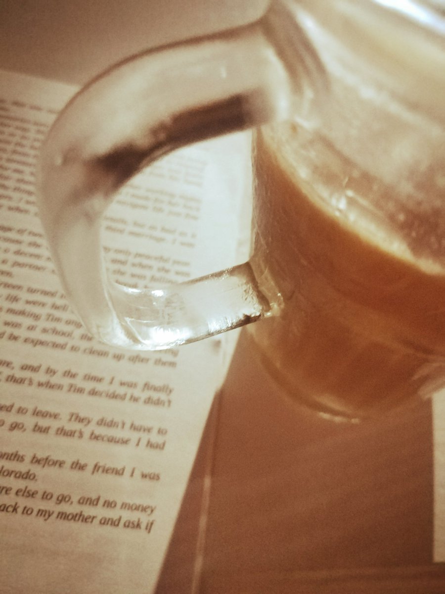 ttyeoki's tweet image. coffee w books