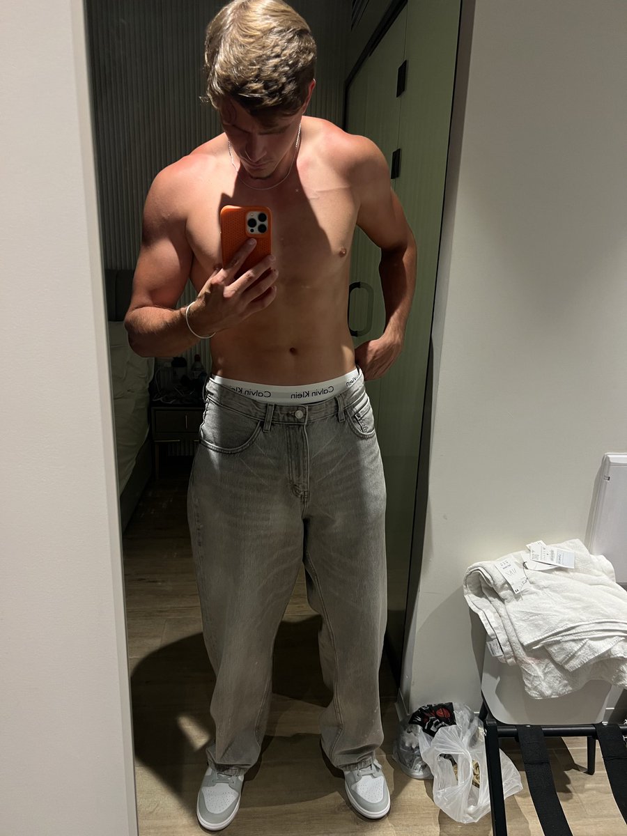 DimFinch's tweet image. First one.
Private access ↓
onlyfans.com/officialdimfin…