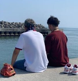 lashelllohnson's tweet image. 庭で手洗いの途中 💧