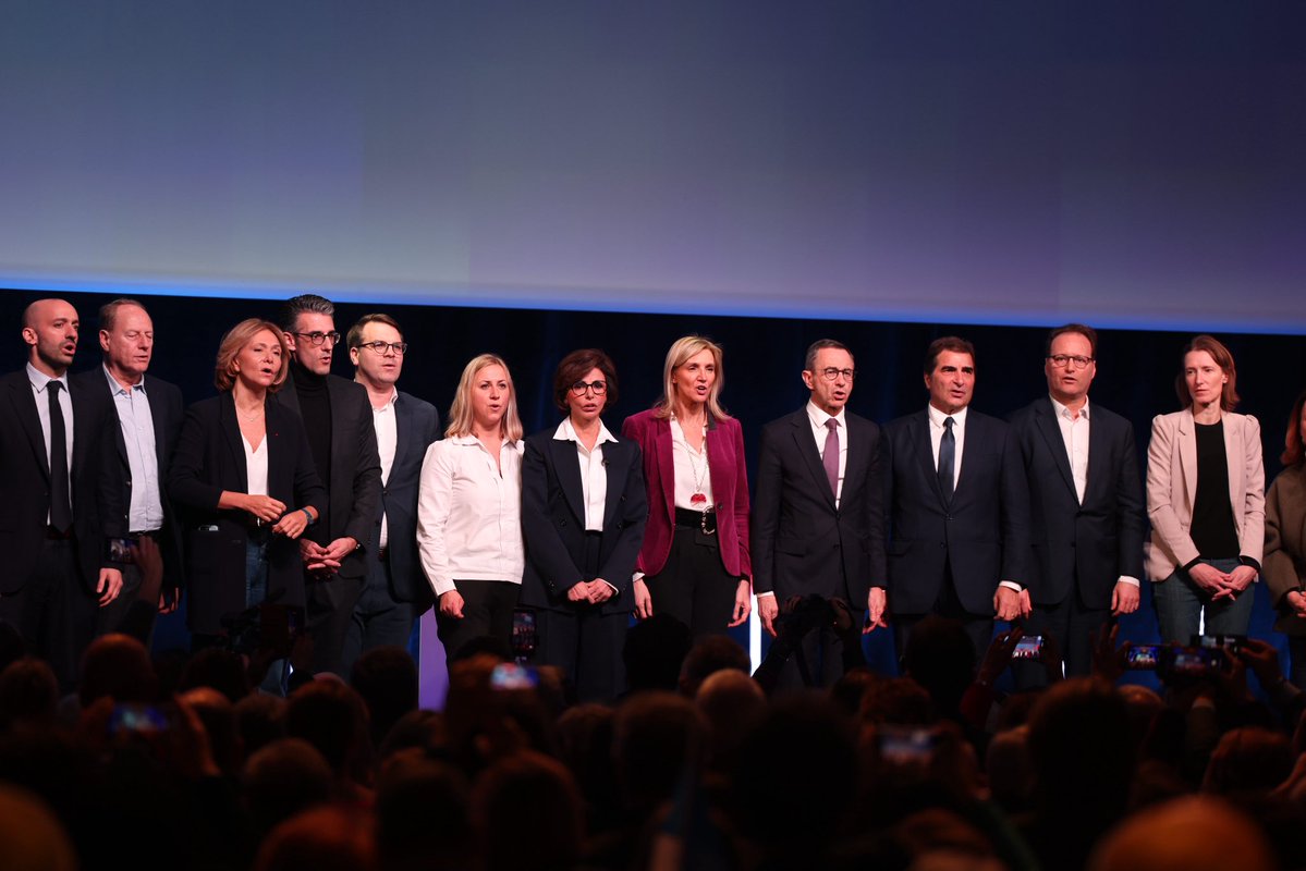 BrunoRetailleau's tweet image. Plus de 1 500 parisiens réunis pour la rentrée des @LRepublicains75 autour d’@AgnesEvren, @datirachida et @vpecresse. Le message est clair : après 25 ans de socialisme qui ont dégradé la capitale, les parisiens réclament de l’autorité, de l’ordre et du bon sens.