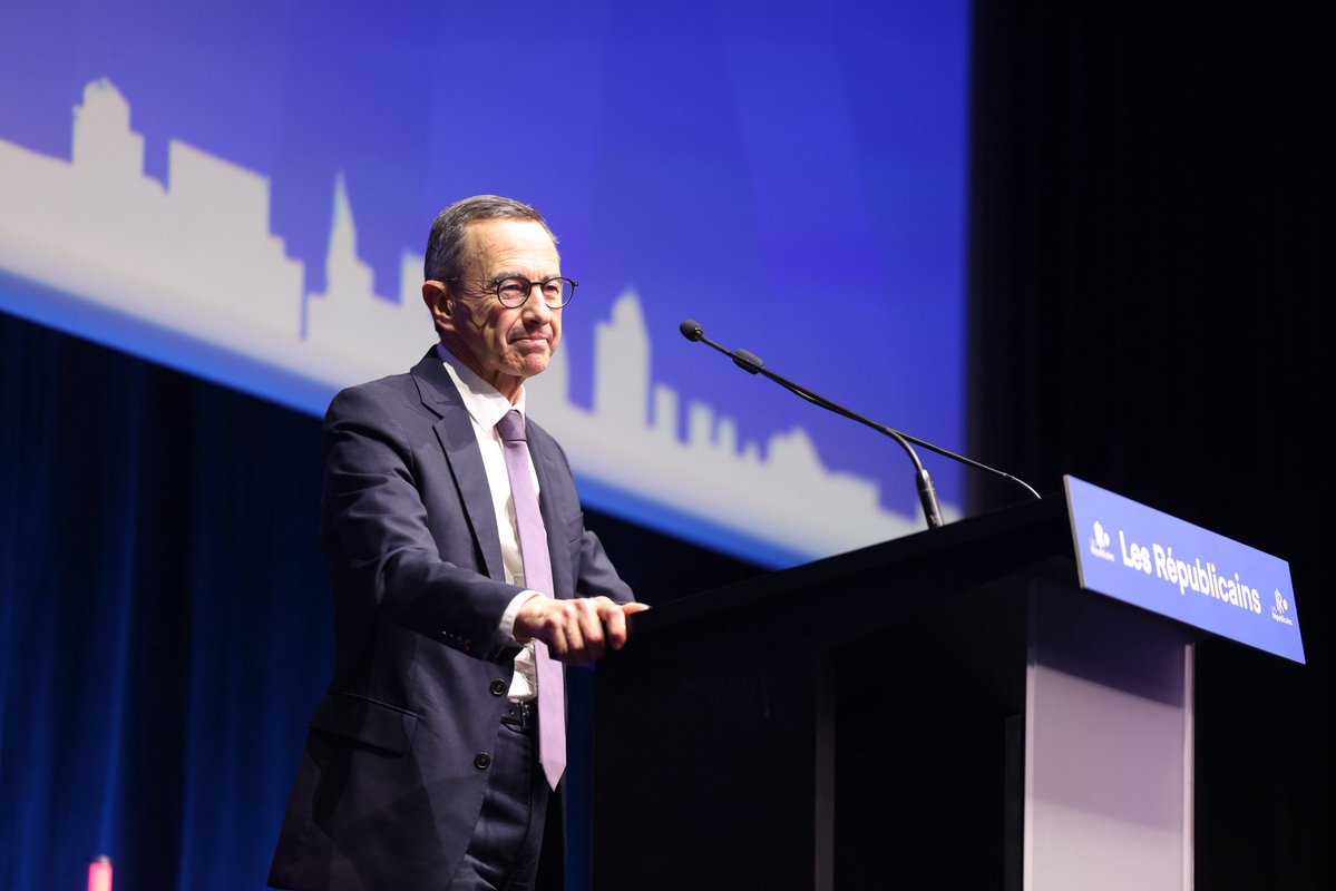 BrunoRetailleau's tweet image. Plus de 1 500 parisiens réunis pour la rentrée des @LRepublicains75 autour d’@AgnesEvren, @datirachida et @vpecresse. Le message est clair : après 25 ans de socialisme qui ont dégradé la capitale, les parisiens réclament de l’autorité, de l’ordre et du bon sens.