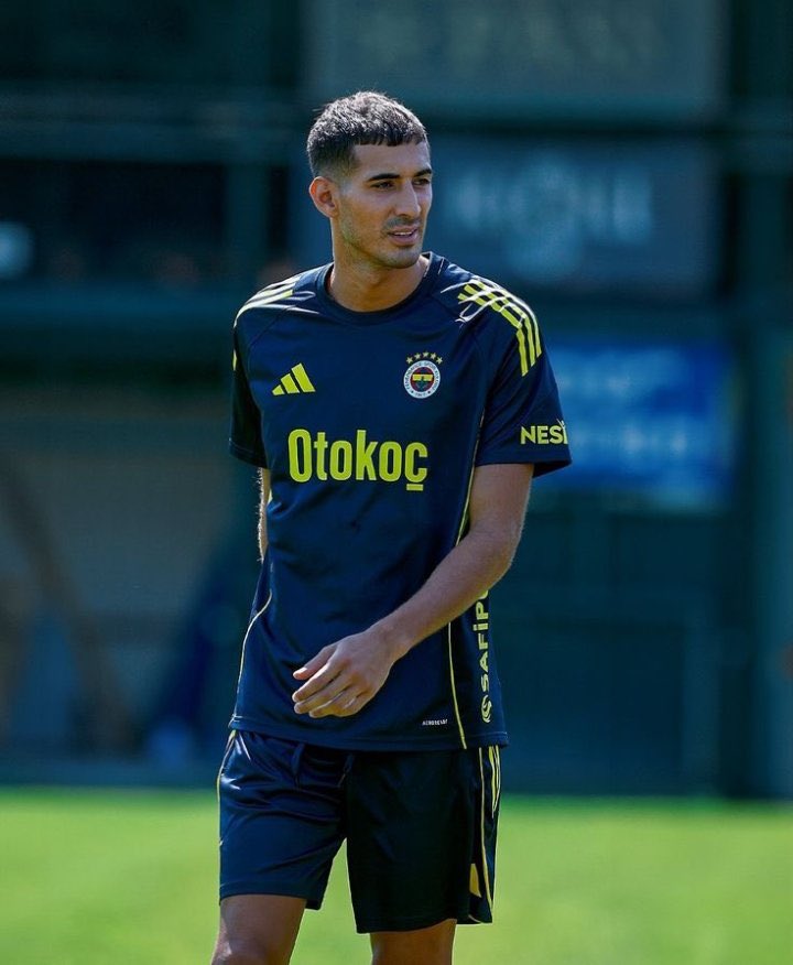 bbosports's tweet image. İkinci 45 dakika Mert Müldür saygı postudur.