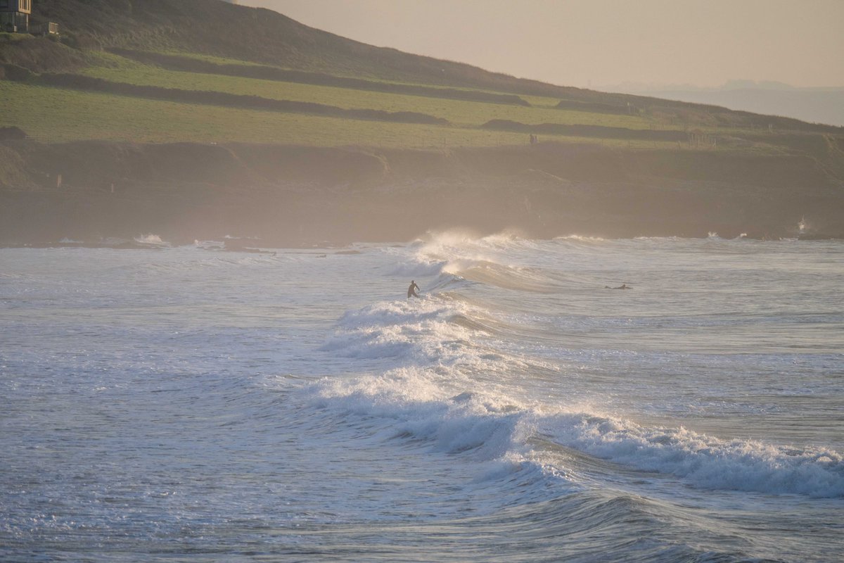 mcsparkyj's tweet image. Another fabulous January North Devon sunset this evening, this was the scene at Croyde 🧡 
🌅🌊🏄‍♂️ 
#croyde #croydebay #northdevon
