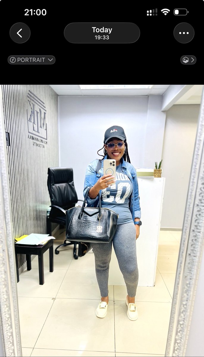 Home time selfie 🤳 ✌️