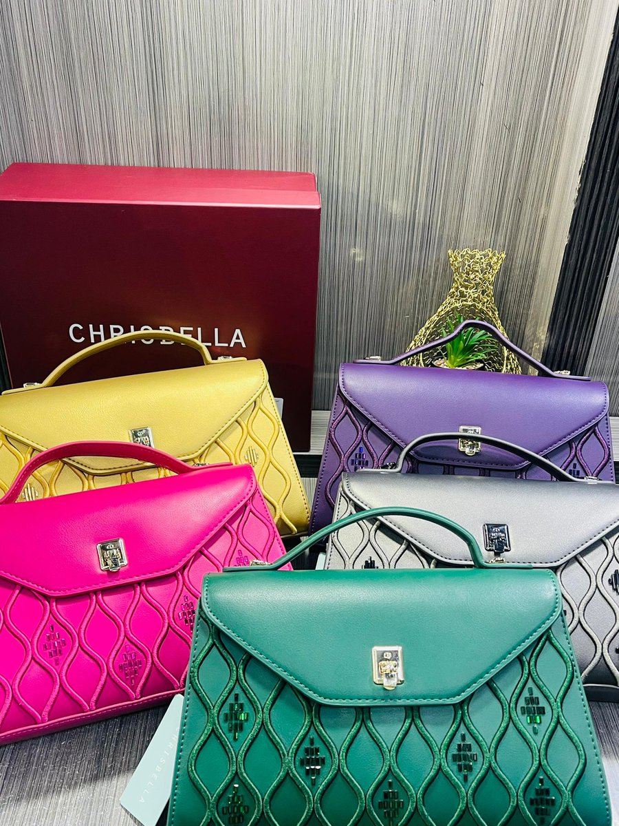 Tbillion40's tweet image. Such a beaut 🥰🥰

N50,000
2 in one bag